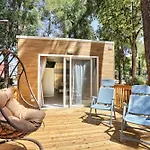 Village Le Capanne 3* 毕博纳的码头